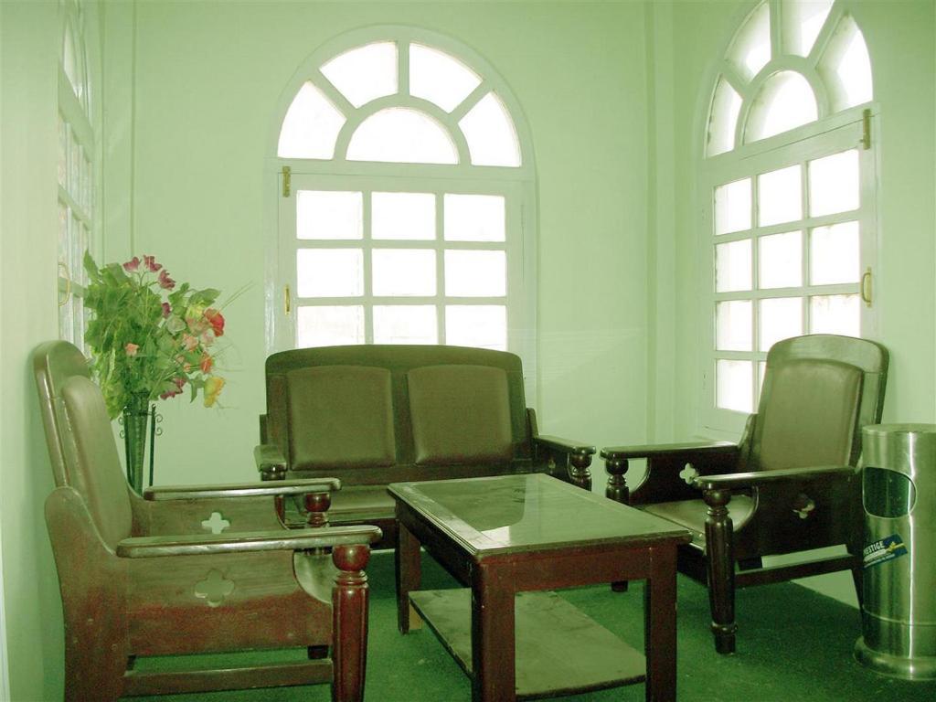 Hotel Dewanekhas Skardu Ngoại thất bức ảnh